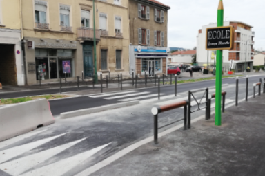 Réalisation de la piste cyclable avenue Victor Hugo